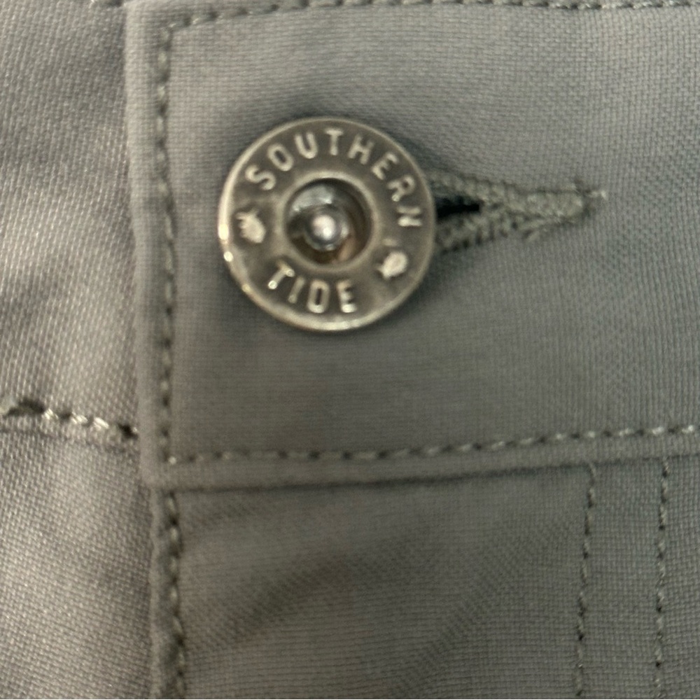 Southern Tide Gray Lightweight Pants Sz 32/30
Intercoastal UV Quick Dry Golf - Picture 9 of 14